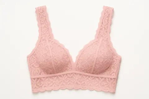 Różowy, koronkowy bralet co to? Delikatny biustonosz bez fiszbin, idealny na co dzień.